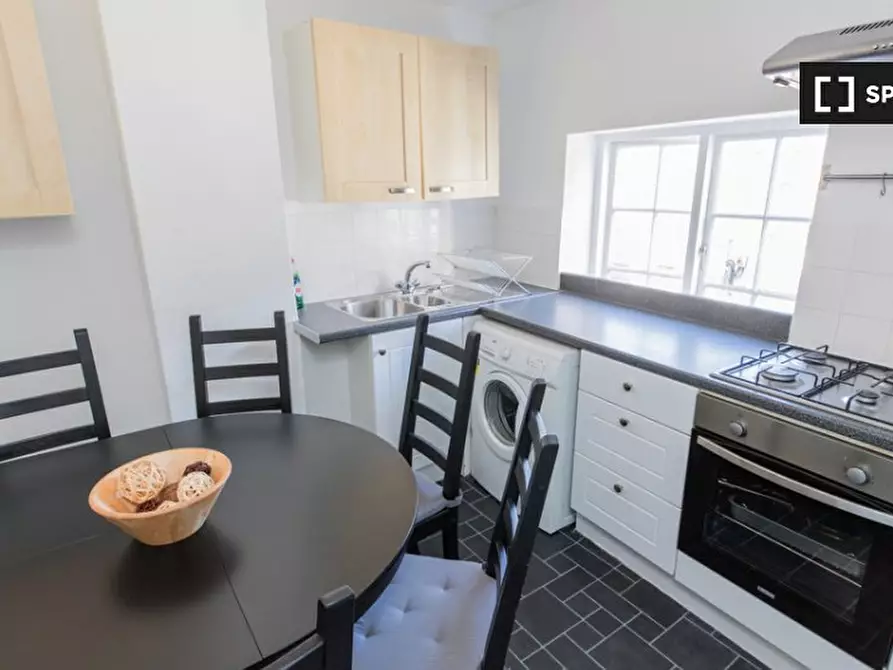 Immagine 5 di Appartamento in affitto  in Maple St a Camden Town