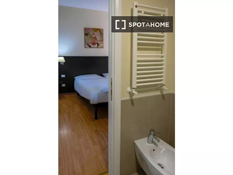 Immagine 16 di Camera condivisa in affitto  in Via Cassia a Roma