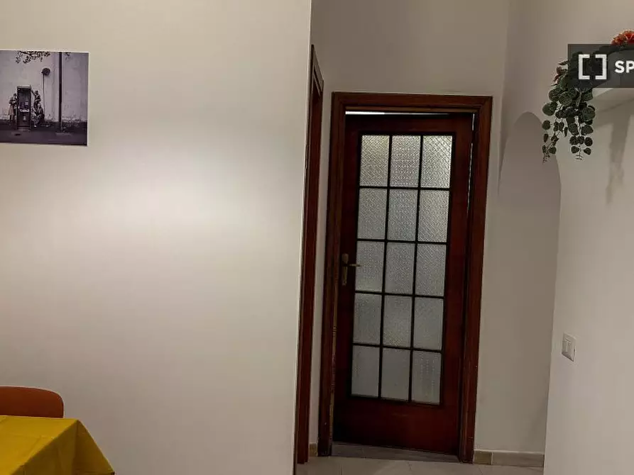 Immagine 11 di Camera condivisa in affitto  in Vico Sedil Capuano a Napoli