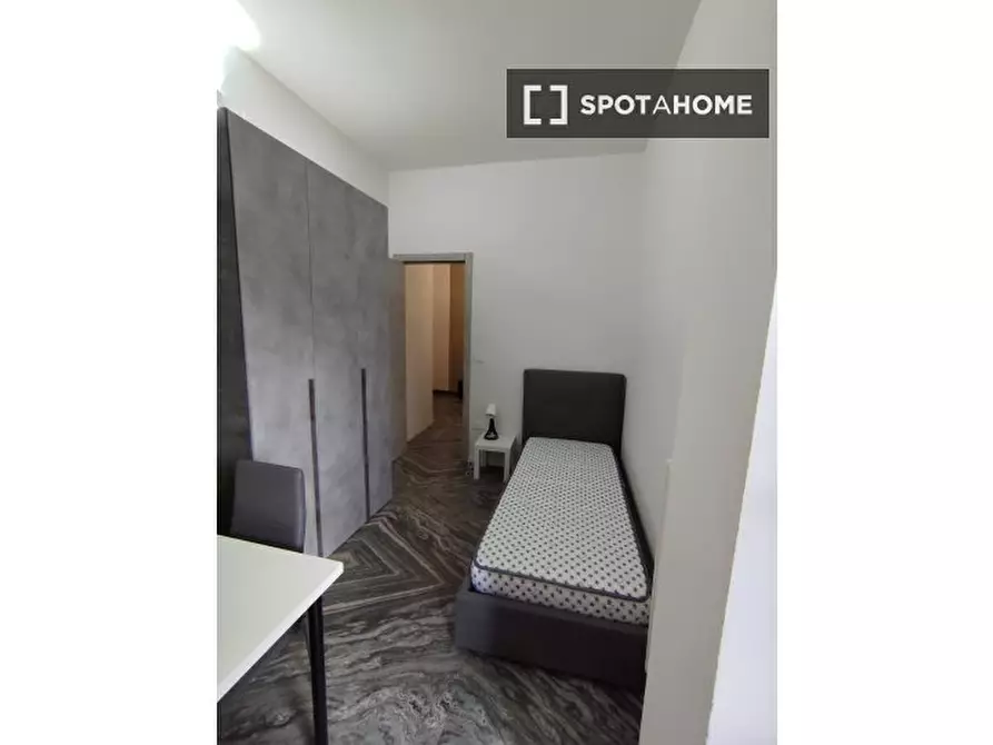 Immagine 2 di Camera condivisa in affitto  in V.le Pietro Pietramellara a Bologna