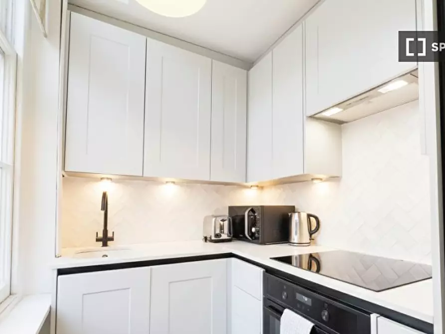 Immagine 6 di Appartamento in affitto  in Holland Park Ave a Kensington