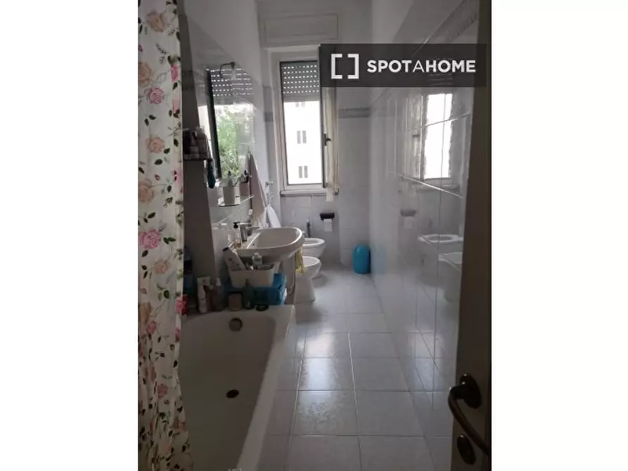 Immagine 5 di Camera condivisa in affitto  in Via Salasco a Milano