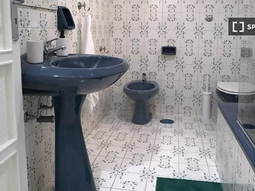 Immagine 8 di Camera condivisa in affitto  in Vico Campane a Donnalbina n. a Napoli