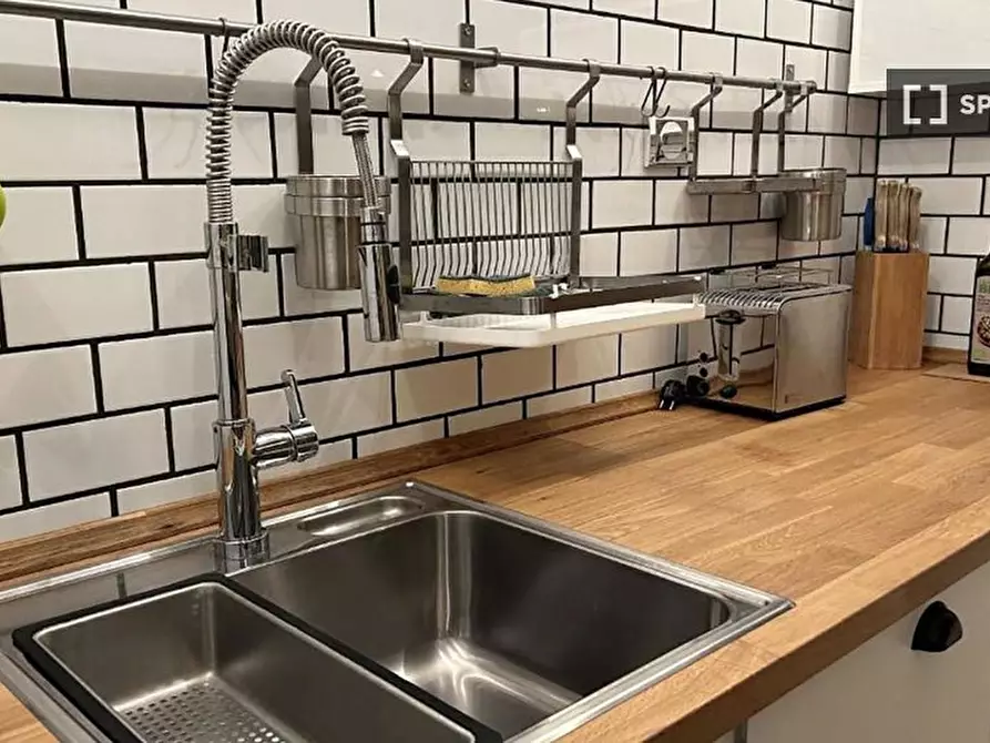 Immagine 13 di Appartamento in affitto  in Via Novacella a Roma