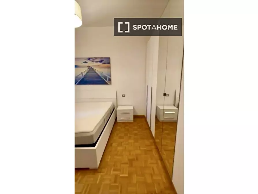 Immagine 2 di Camera condivisa in affitto  in Via Alfonso Capecelatro a Milano
