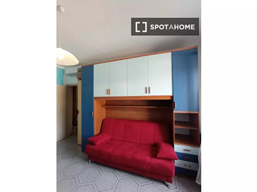 Immagine 3 di Camera condivisa in affitto  in Via Francesco de Sanctis a Milano
