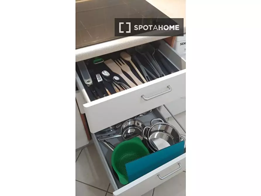 Immagine 12 di Appartamento in affitto  in Via Vittorio Bigari a Bologna