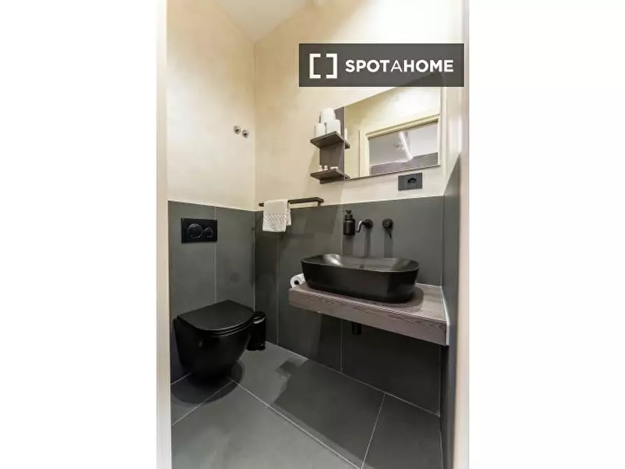 Immagine 8 di Camera condivisa in affitto  in Via Faenza a Firenze