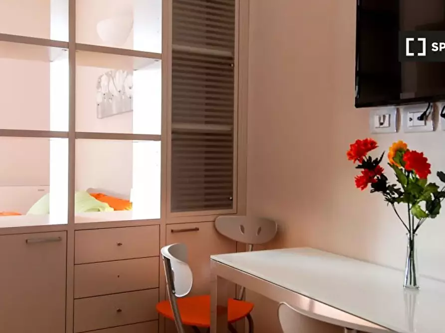 Immagine 5 di Appartamento in affitto  in Via Rizzoli a Bologna