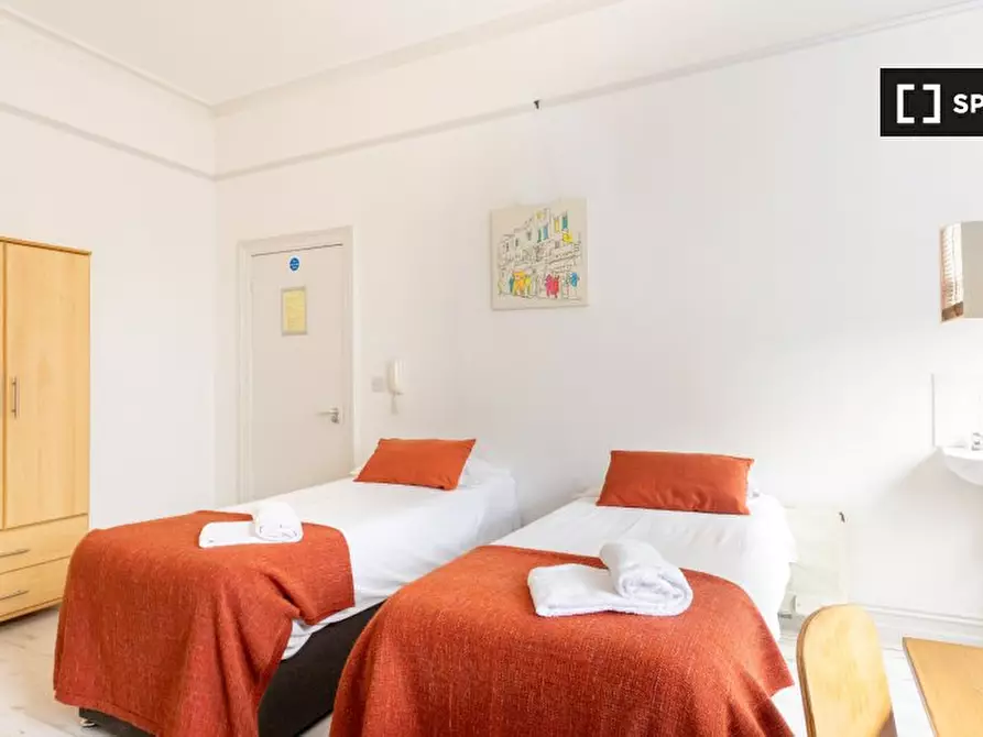 Immagine 12 di Camera condivisa in affitto  in st Floor Apartment a Kensington