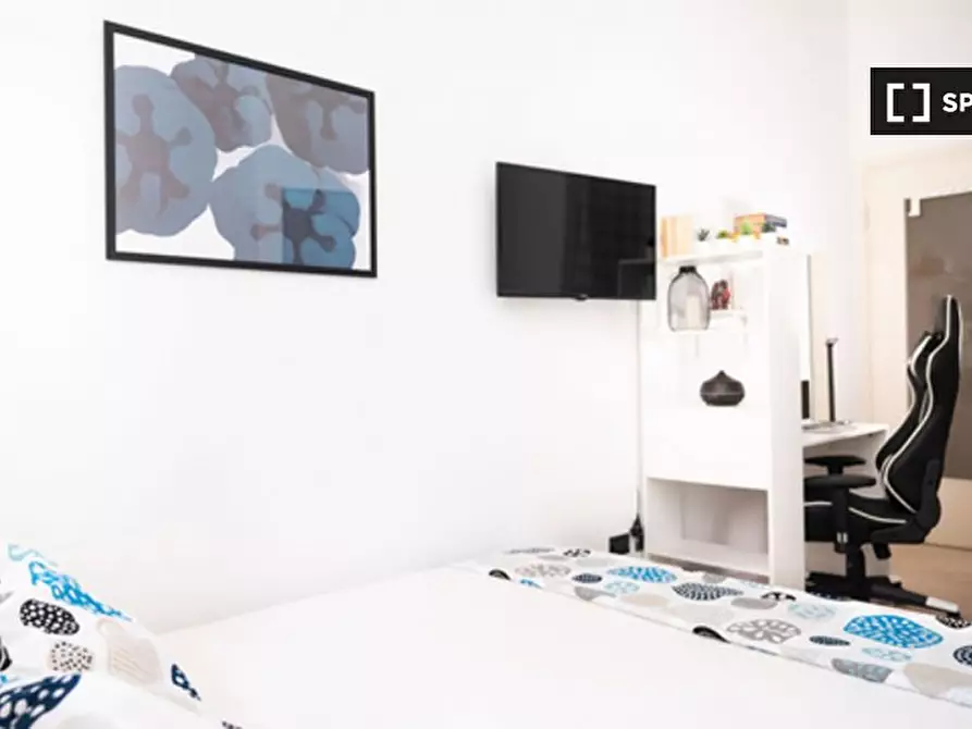 Immagine 2 di Camera condivisa in affitto  in Viale Papiniano a Milano