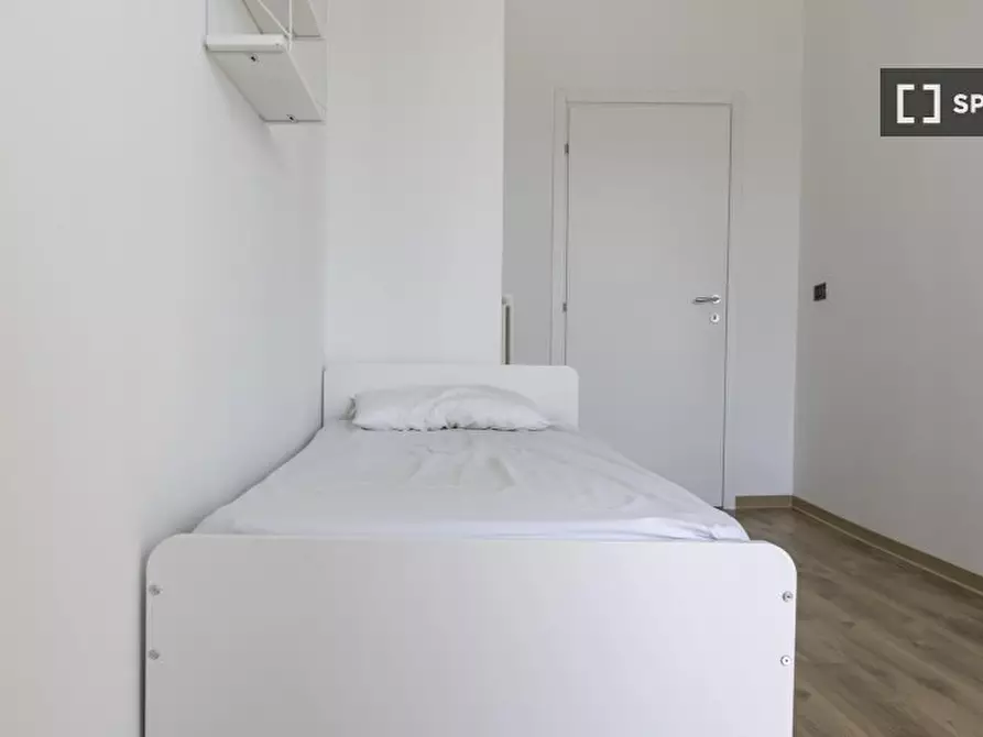 Immagine 3 di Camera condivisa in affitto  in Galimberti a Torino