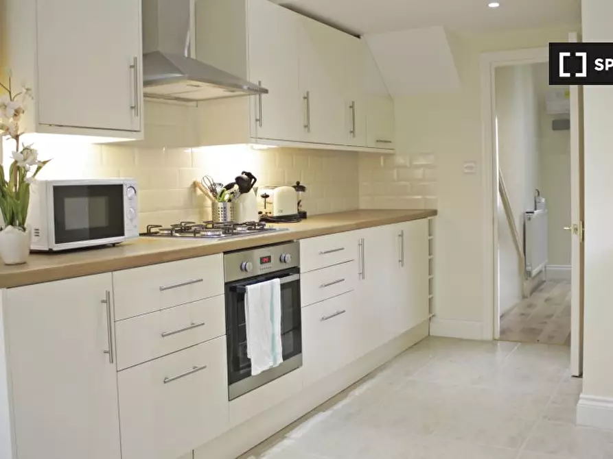 Immagine 6 di Appartamento in affitto  in Ladbroke Grove a Kensington