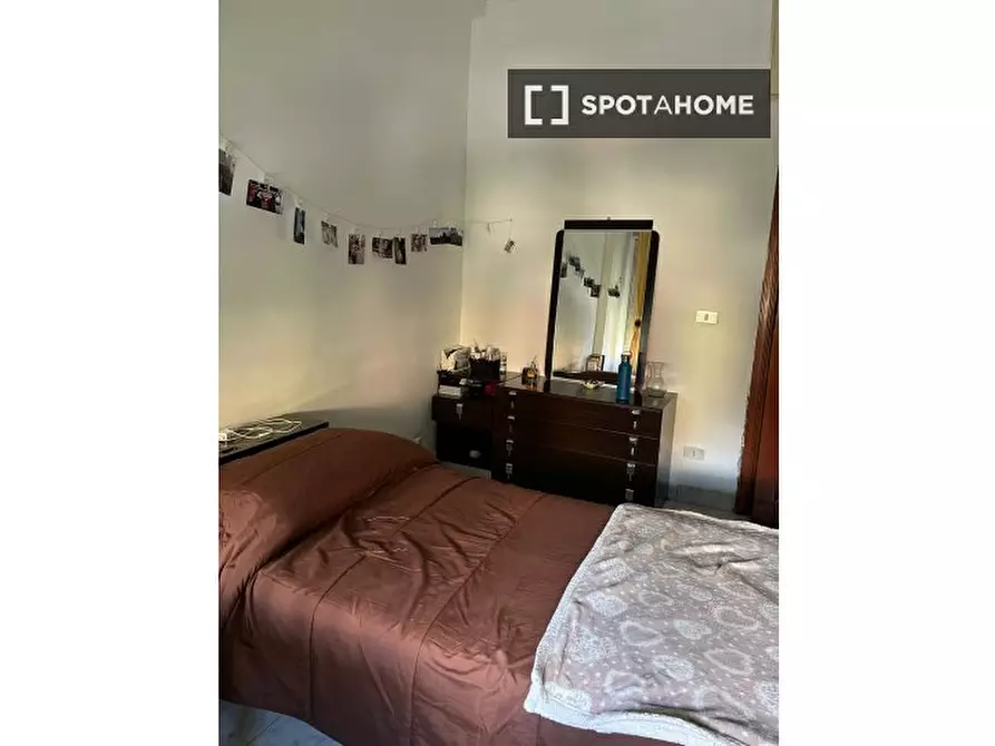 Immagine 12 di Camera condivisa in affitto  in Via Giuseppe Berneri a Roma