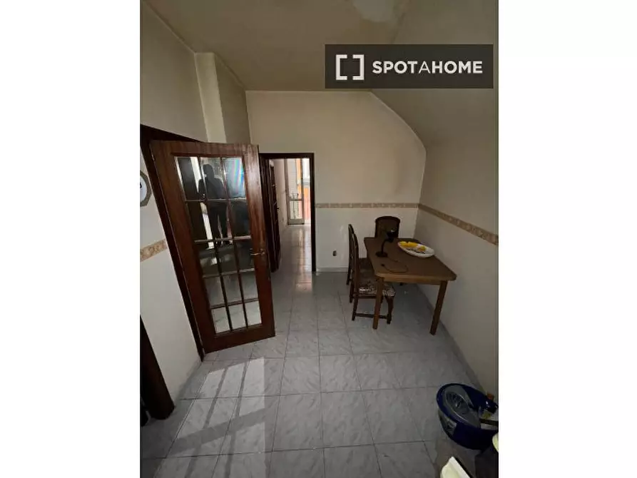 Immagine 8 di Camera condivisa in affitto  in Str. dell'Anticaglia a Napoli