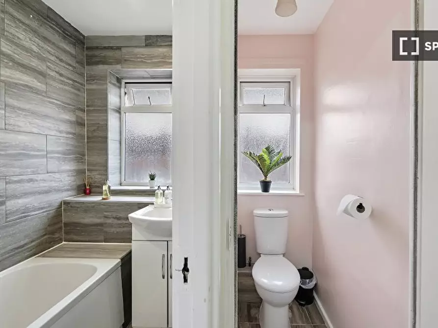 Immagine 4 di Appartamento in affitto  in Felixstowe Rd a Eltham