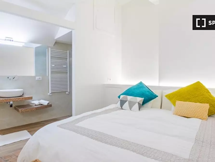 Immagine 10 di Appartamento in affitto  in Via della Vetrina, 00186 Roma RM, Italy a Roma