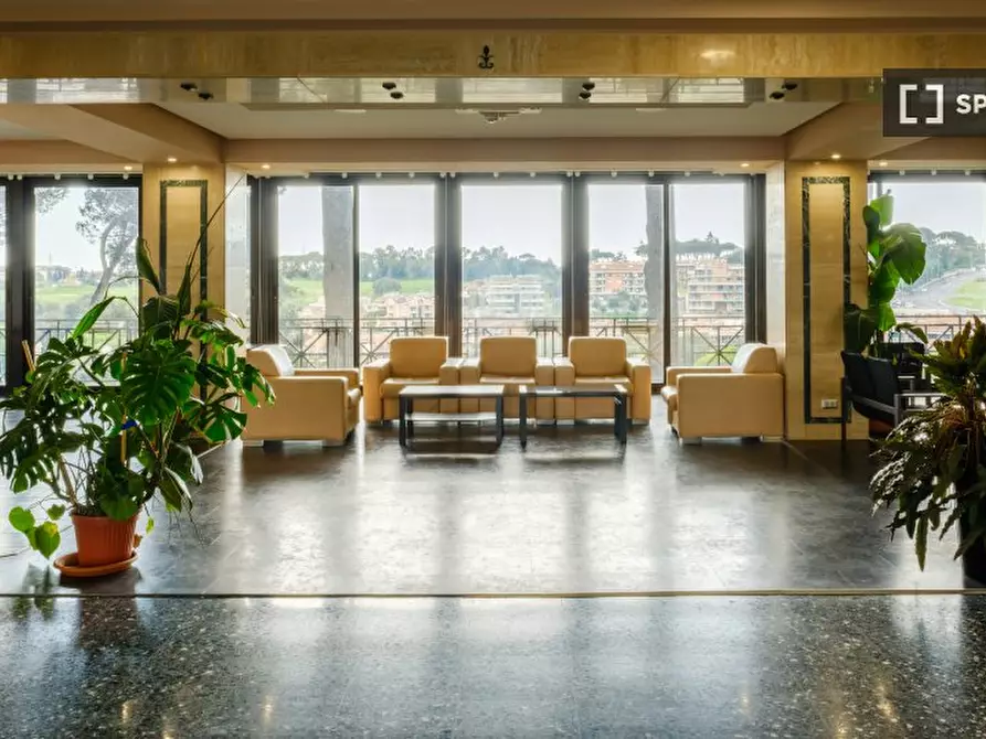 Immagine 11 di Camera condivisa in affitto  in Via Cassia a Roma