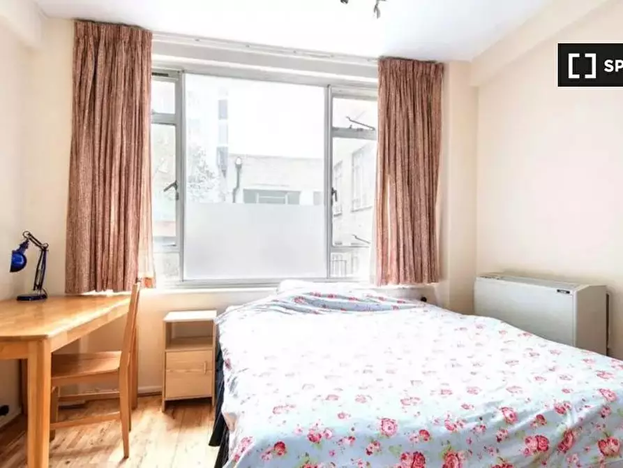 Immagine 3 di Camera condivisa in affitto  in Florin Court, Charterhouse Square a Islington