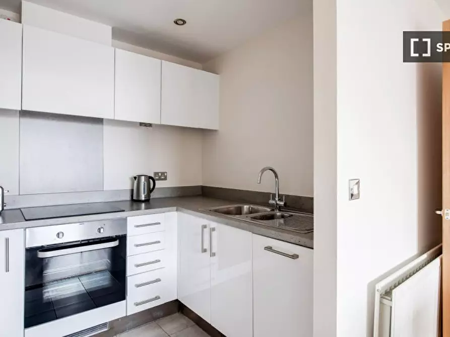 Immagine 9 di Appartamento in affitto  in Battersea Park Rd a Lambeth