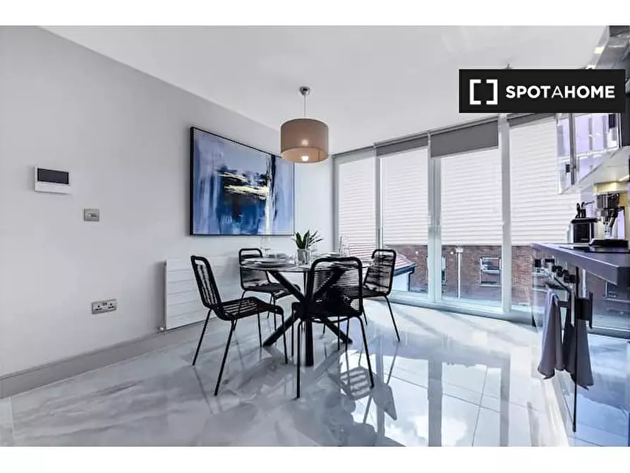 Immagine 17 di Appartamento in affitto  in Flat Goldman House - 122 Wembley Park drive HA9 8HP a Brent