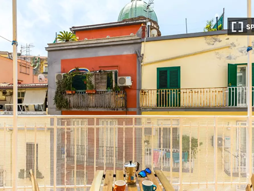 Immagine 7 di Appartamento in affitto  in Via Chiaia a Napoli