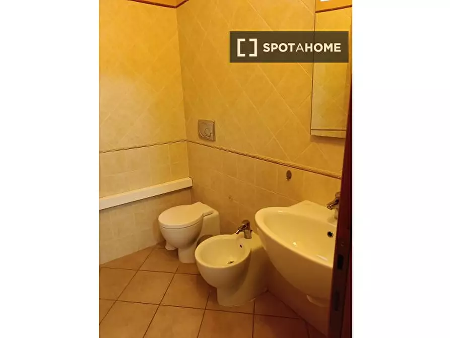 Immagine 4 di Camera condivisa in affitto  in Via Sirai a Cagliari