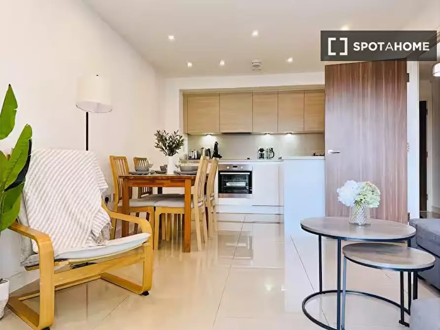 Immagine 15 di Appartamento in affitto  in Shearwater Dr a Brent