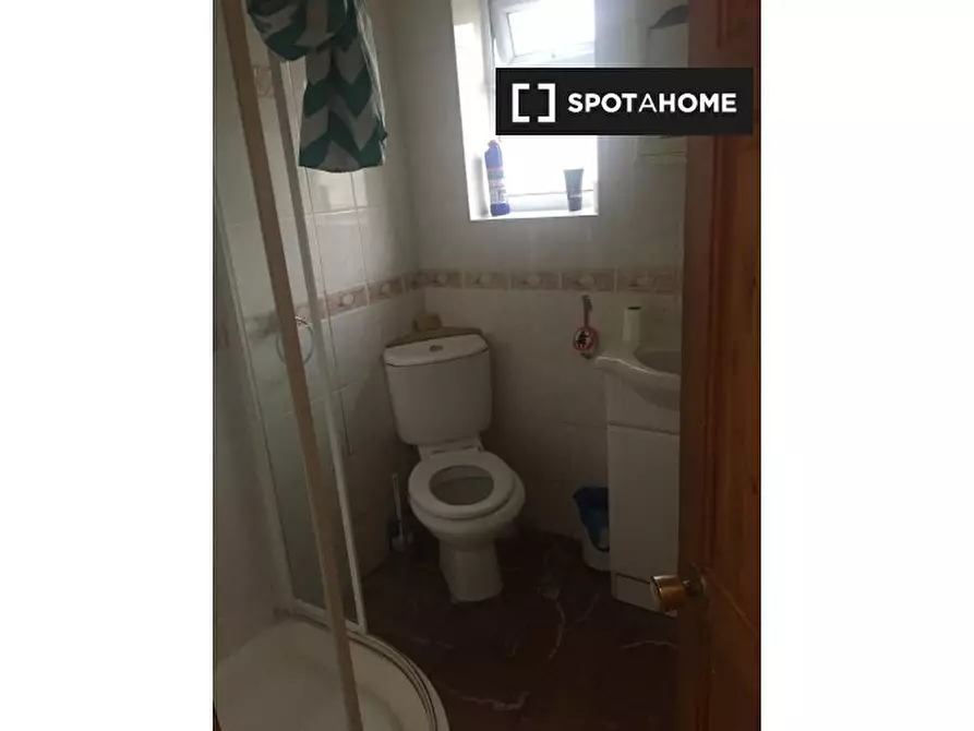 Immagine 4 di Camera condivisa in affitto  in Collingwood Rd a Hillingdon
