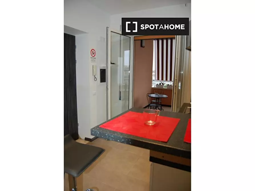 Immagine 14 di Camera condivisa in affitto  in Viale dello Scalo S. Lorenzo a Roma