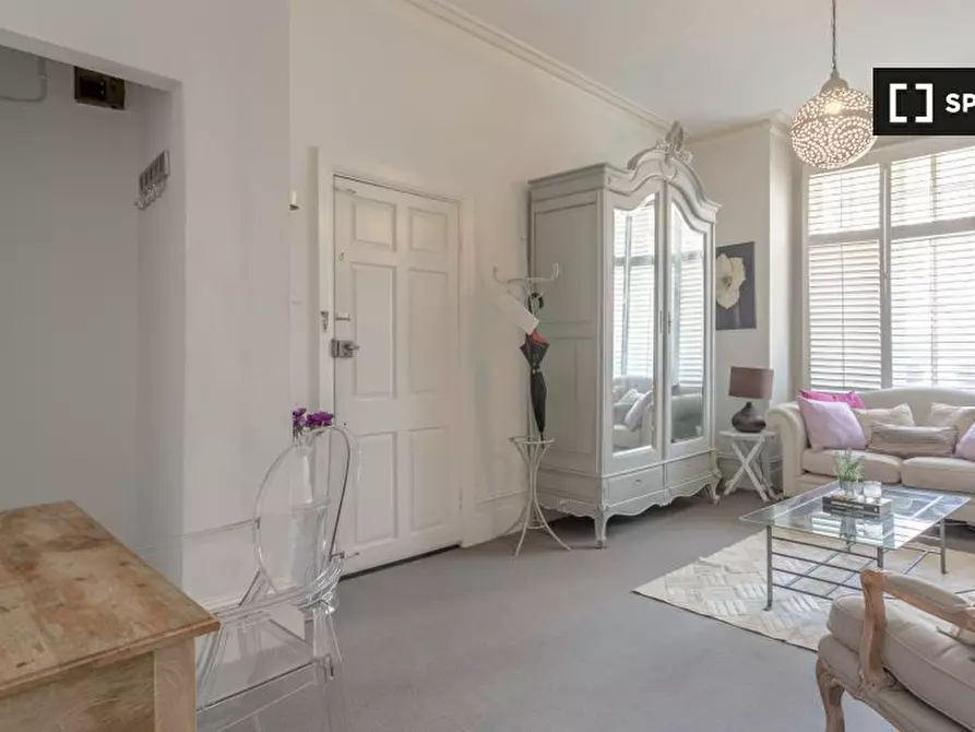 Immagine 5 di Appartamento in affitto  in Queenstown Rd, Battersea, London, UK a Lambeth