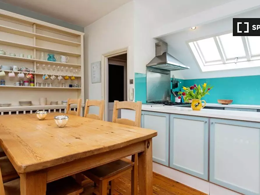 Immagine 5 di Appartamento in affitto  in Second floor flat a Hammersmith