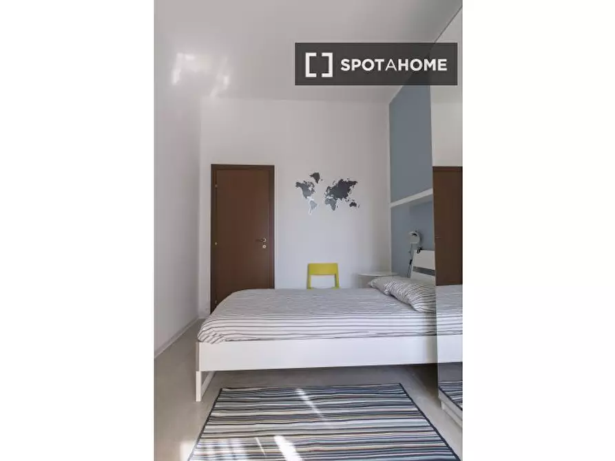 Immagine 19 di Camera condivisa in affitto  in Via Curtatone a Milano
