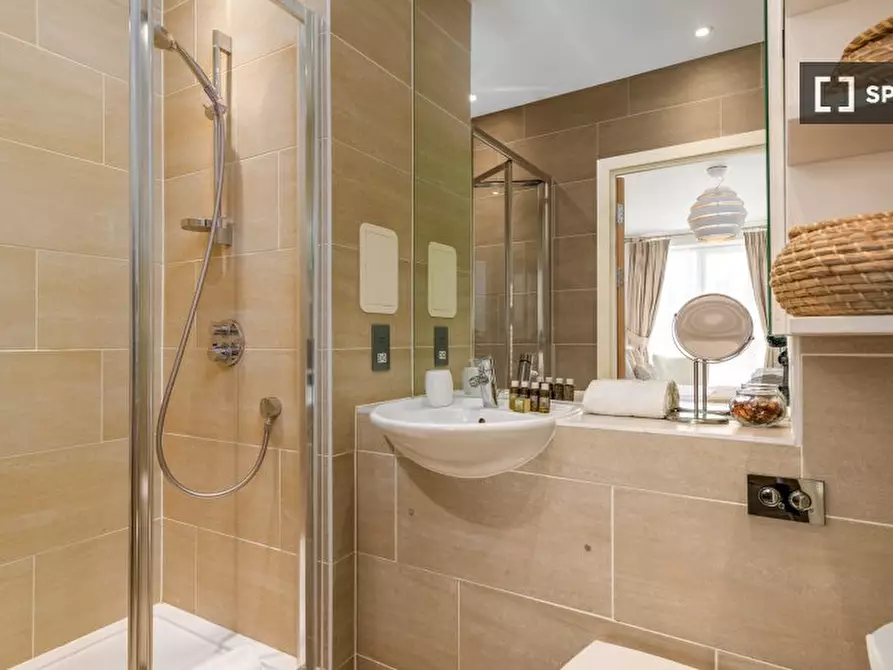 Immagine 5 di Appartamento in affitto  in Smith House a Brent