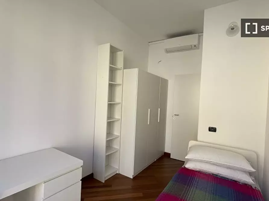 Immagine 5 di Camera condivisa in affitto  in Via della Guastalla a Milano