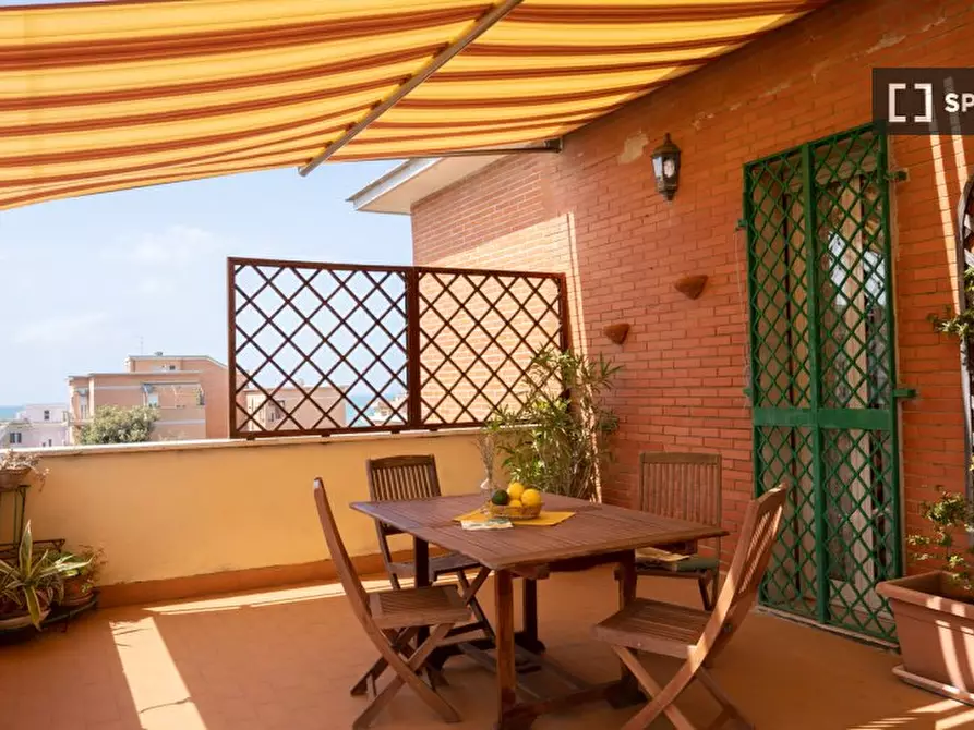 Immagine 5 di Appartamento in affitto  in Via delle Triremi a Roma