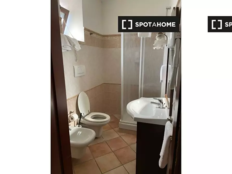 Immagine 2 di Ufficio in affitto  in Via Tuscolana a Roma