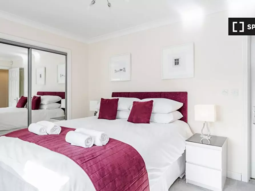 Immagine 12 di Appartamento in affitto  in Leret Way a Leatherhead