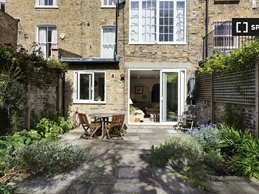 Immagine 13 di Appartamento in affitto  in Garden Flat a Hammersmith