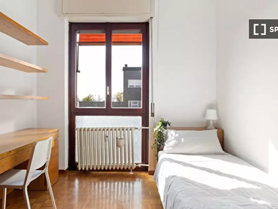 Immagine 19 di Camera condivisa in affitto  in Via Ronchi a Milano