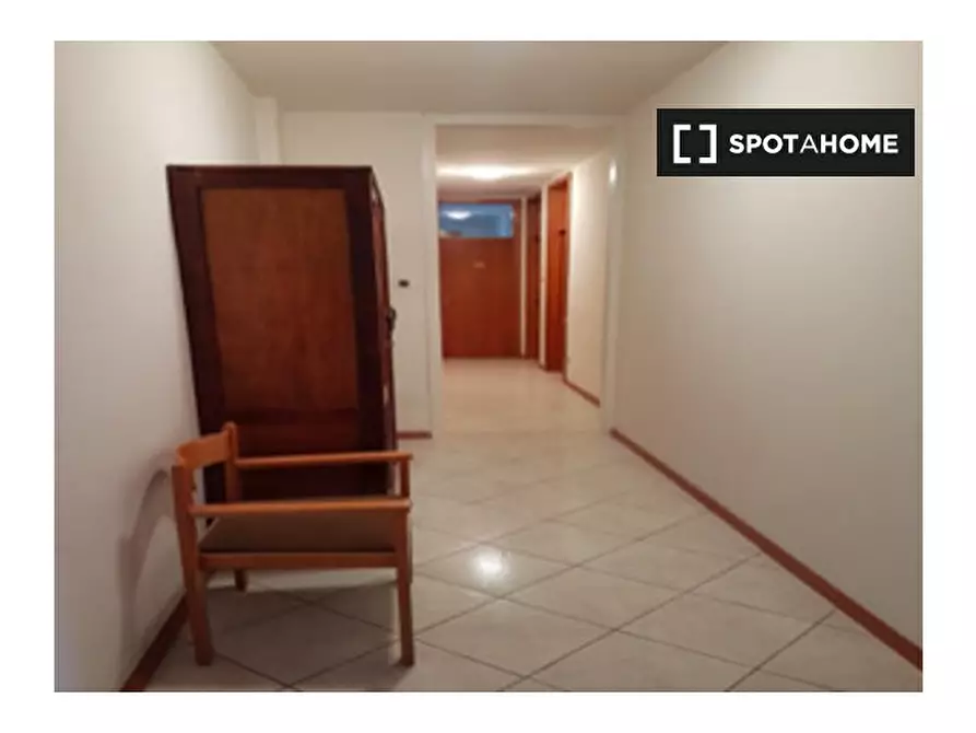 Immagine 4 di Camera condivisa in affitto  in Via Alcide Degasperi a Trento