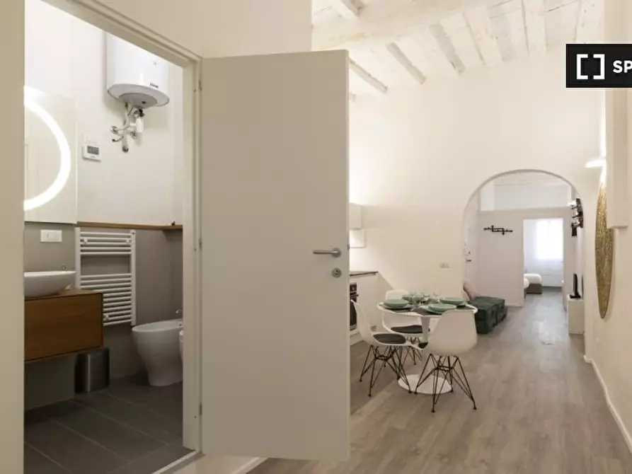 Immagine 10 di Appartamento in affitto  in Borgo S. Frediano a Firenze