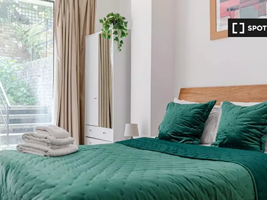 Immagine 3 di Appartamento in affitto  in Apartment a Kensington