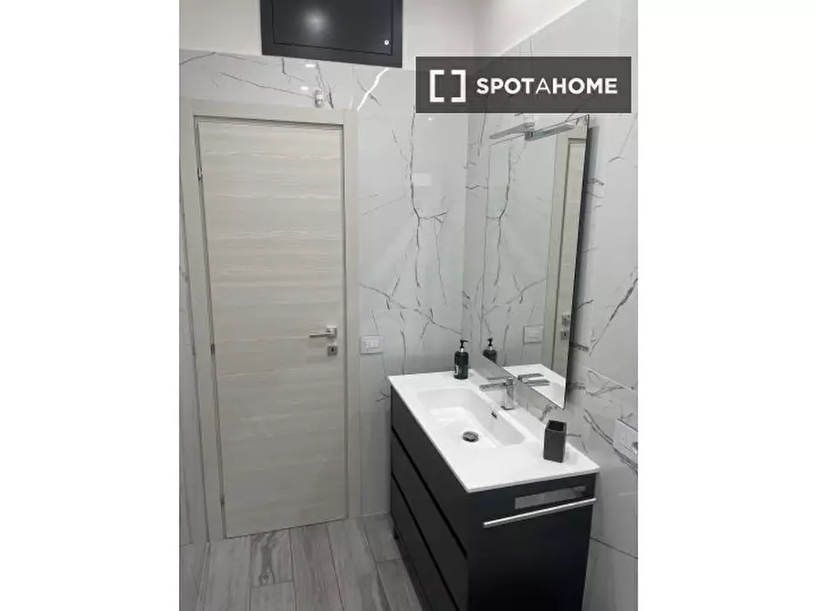 Immagine 5 di Appartamento in affitto  in Via Statilio Tauro a Roma