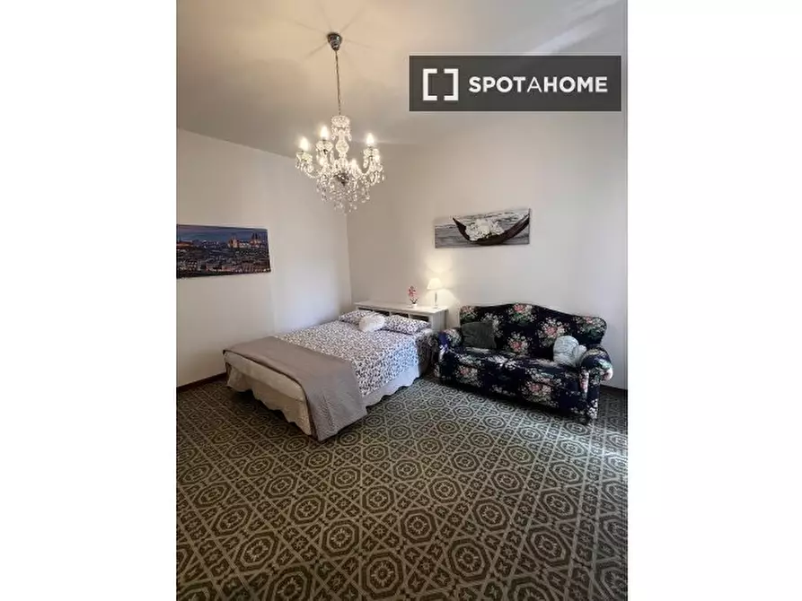 Immagine 2 di Camera condivisa in affitto  in Via Giacomo Carissimi a Firenze