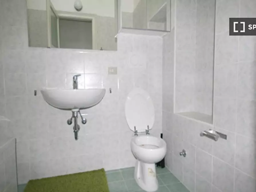 Immagine 6 di Camera condivisa in affitto  in Viale Romagna a Milano