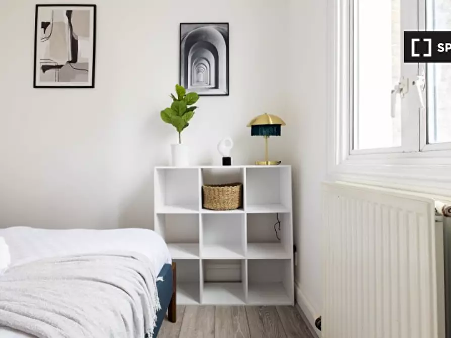 Immagine 12 di Appartamento in affitto  in Goldhawk Rd a Hammersmith