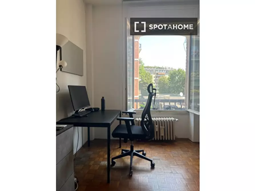 Immagine 2 di Camera condivisa in affitto  in Via Privata Renzo e Lucia a Milano