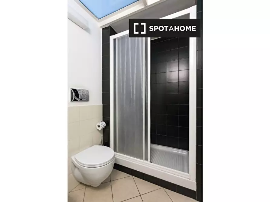 Immagine 10 di Camera condivisa in affitto  in Via Ugolino Cavalcabò a Roma