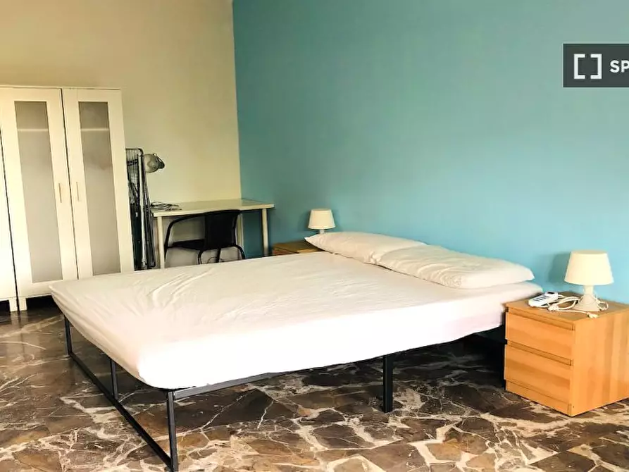 Immagine 3 di Camera condivisa in affitto  in Viale Leonardo da Vinci, 00145 Roma RM, Italy a Roma